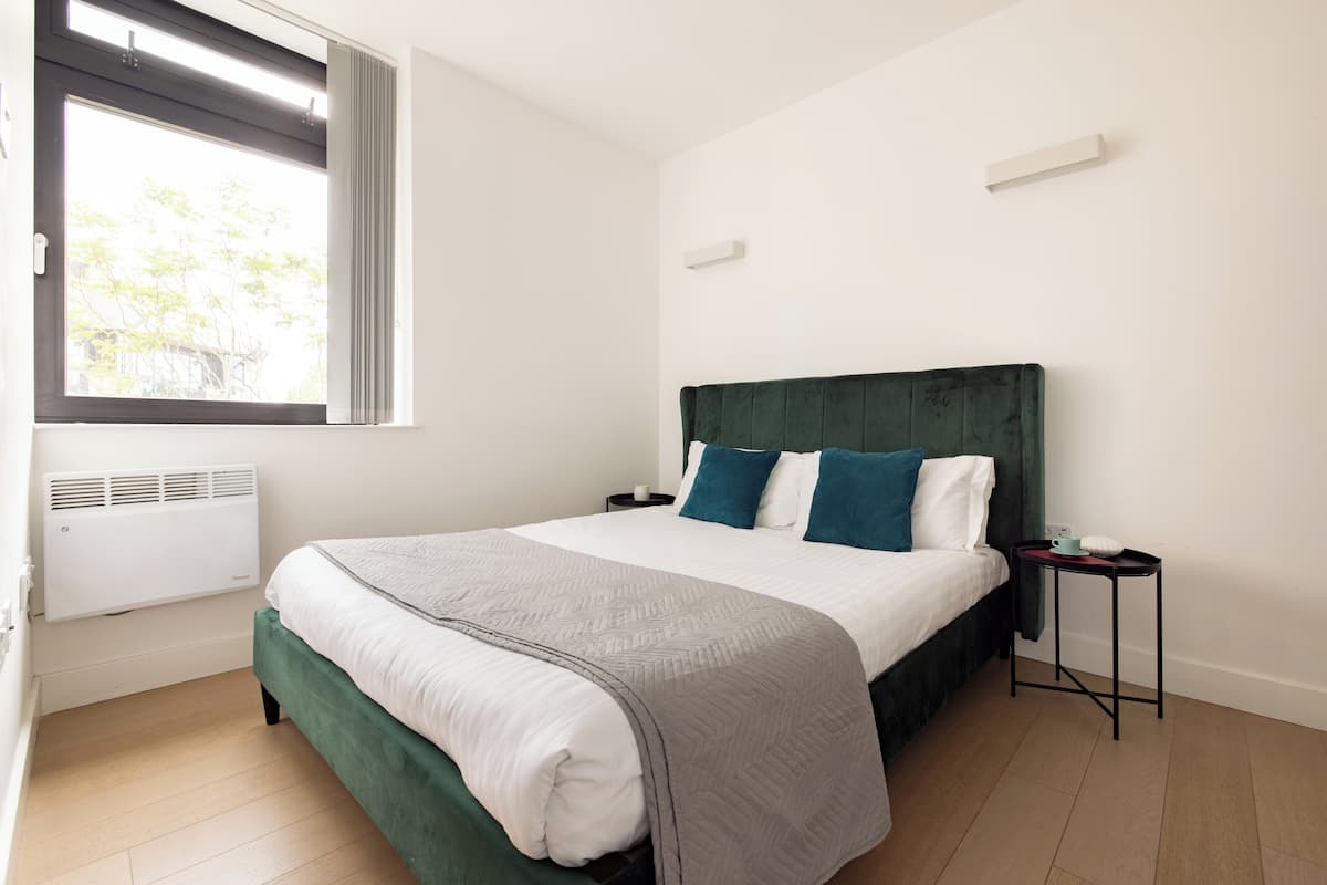 1 habitación, ropa de cama de alta calidad y escritorio