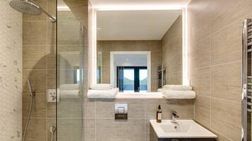 Three Bedroom Apartment - Balcony | Bathroom