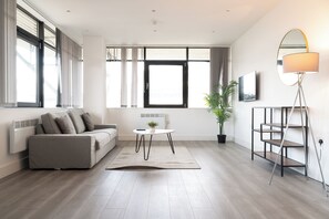 Superior Apartment | Living area | 32-inch LED TV with digital channels, TV - Charles Hope Apartments Brentford (Brentford)