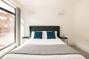Superior-Apartment, 2 Schlafzimmer | 1 Schlafzimmer, hochwertige Bettwaren, Schreibtisch