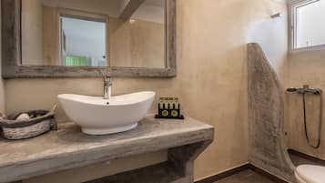 Economy Double Room | Bilik Mandi | Pancuran mandi, pengering rambut, selipar, tuala disediakan