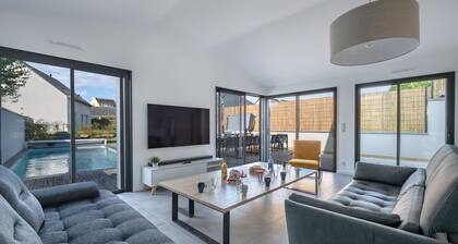 Modern house with pool for 15 - Center town