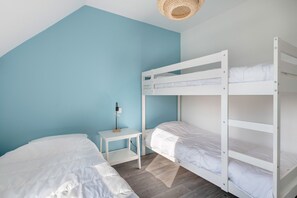 8 bedrooms, iron/ironing board