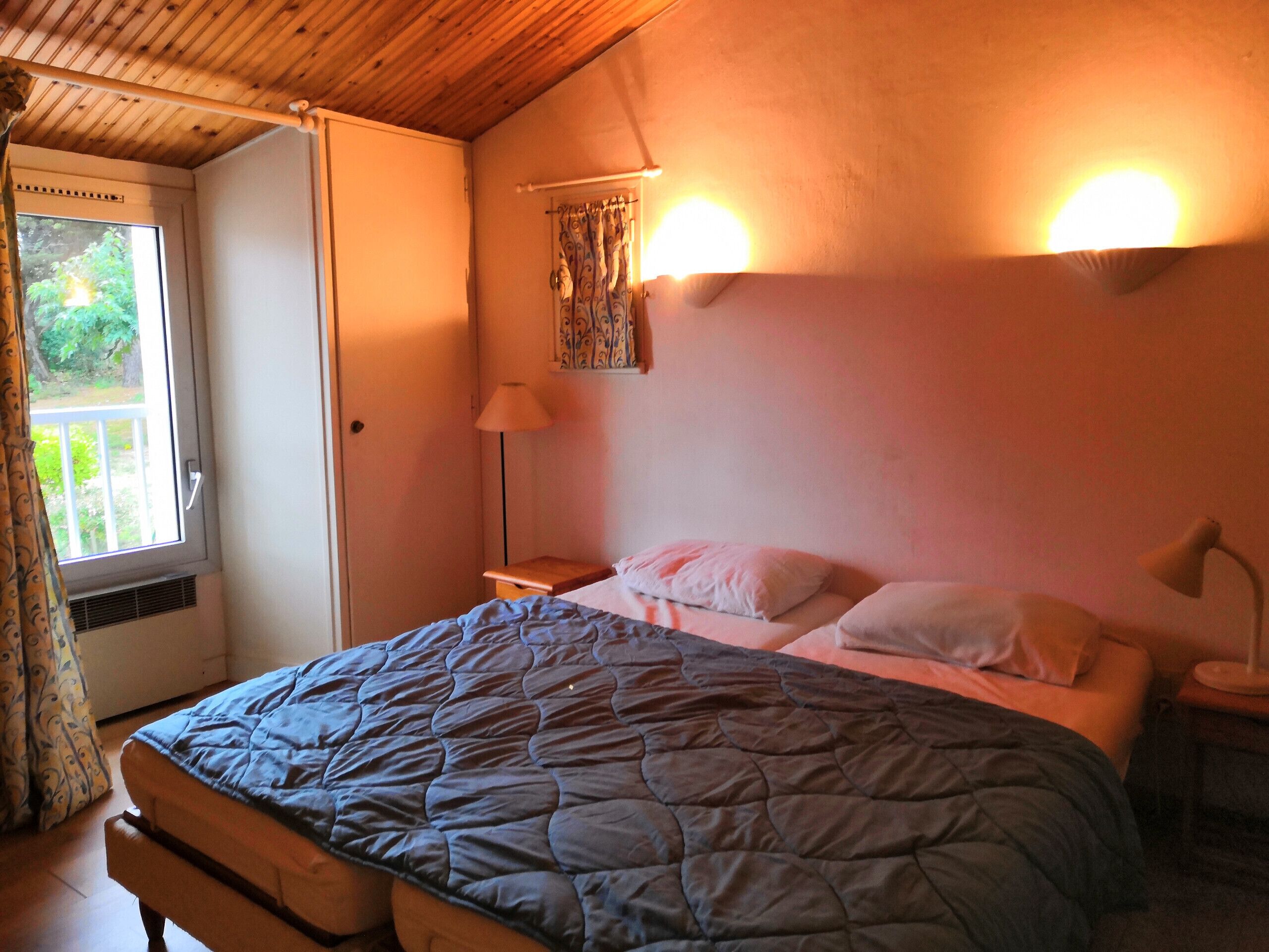 3 bedrooms, iron/ironing board, free WiFi