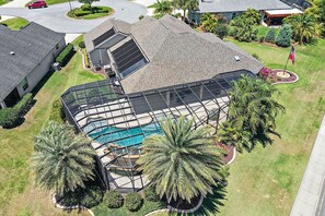 Exterior - Vacation Home with luxurious pool in The Villages, Florida! (The Villages)