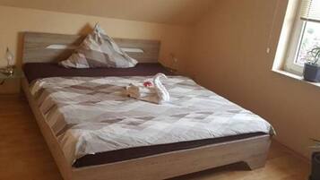 1 bedroom, free WiFi, bed sheets