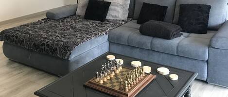 Televisie, boeken en een printer