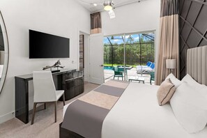 6 bedrooms, desk, iron/ironing board, WiFi