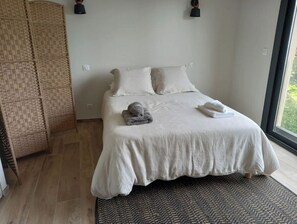 10 camere, una cassaforte in camera, una scrivania, ferro/asse da stiro
