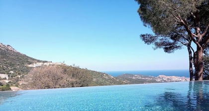VILLA CASANOVA -20 PERSONNES, VILLA DOMINANT ILE ROUSSE
