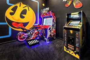 Games room - Grand Home w/ Golf Simulator, Builder BR, Theater, Game Loft & Gym - Near Disney (Davenport)