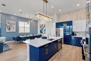 Fridge, microwave, oven, stovetop - Cozy Villa w Pirate Theme BR, Theater, Arcade, Game Loft & Spa Pool - Near Parks (Davenport)