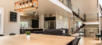 Chalet  Le 26  de Charlevoix!  Spa, Nature, Billard, Animaux acceptés!