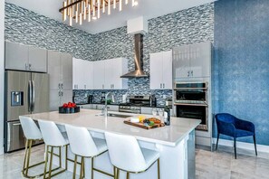 Fridge, microwave, oven, stovetop - Coolest Villa w/ Ice Princess BR, Pool Table, Theater, Game Loft - Near Disney (Davenport)