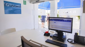 Reception - Hotel Bari (Conil de la Frontera)