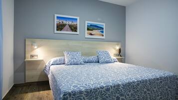 Bureau, espace de travail pour ordinateur portable, Wi-Fi gratuit