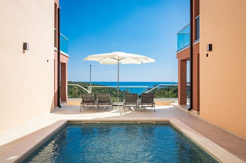 Bella Vista Apartments / Ap 2