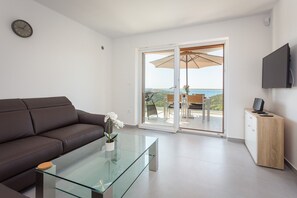 TV - Bella Vista Apartments / Ap 2 (Peruski)