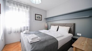 2 bedrooms, iron/ironing board, WiFi, bed sheets