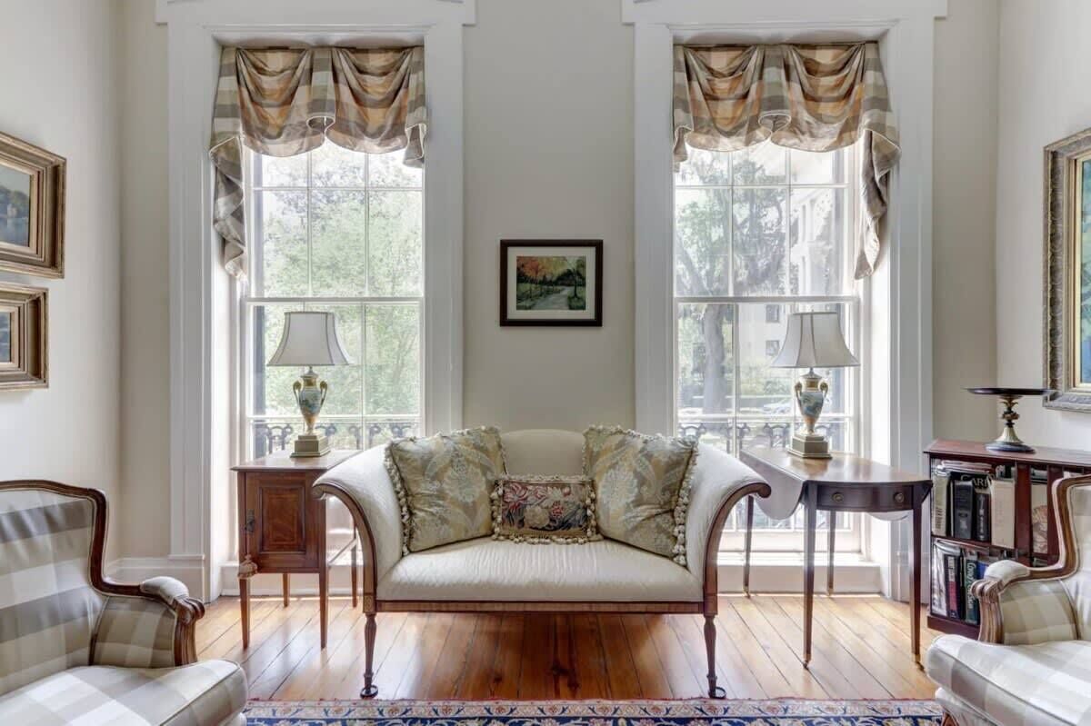 Fernseher, Kamin, Arbeitsbereiche