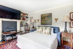 2 Schlafzimmer, Schreibtisch, Bügeleisen/Bügelbrett, WLAN