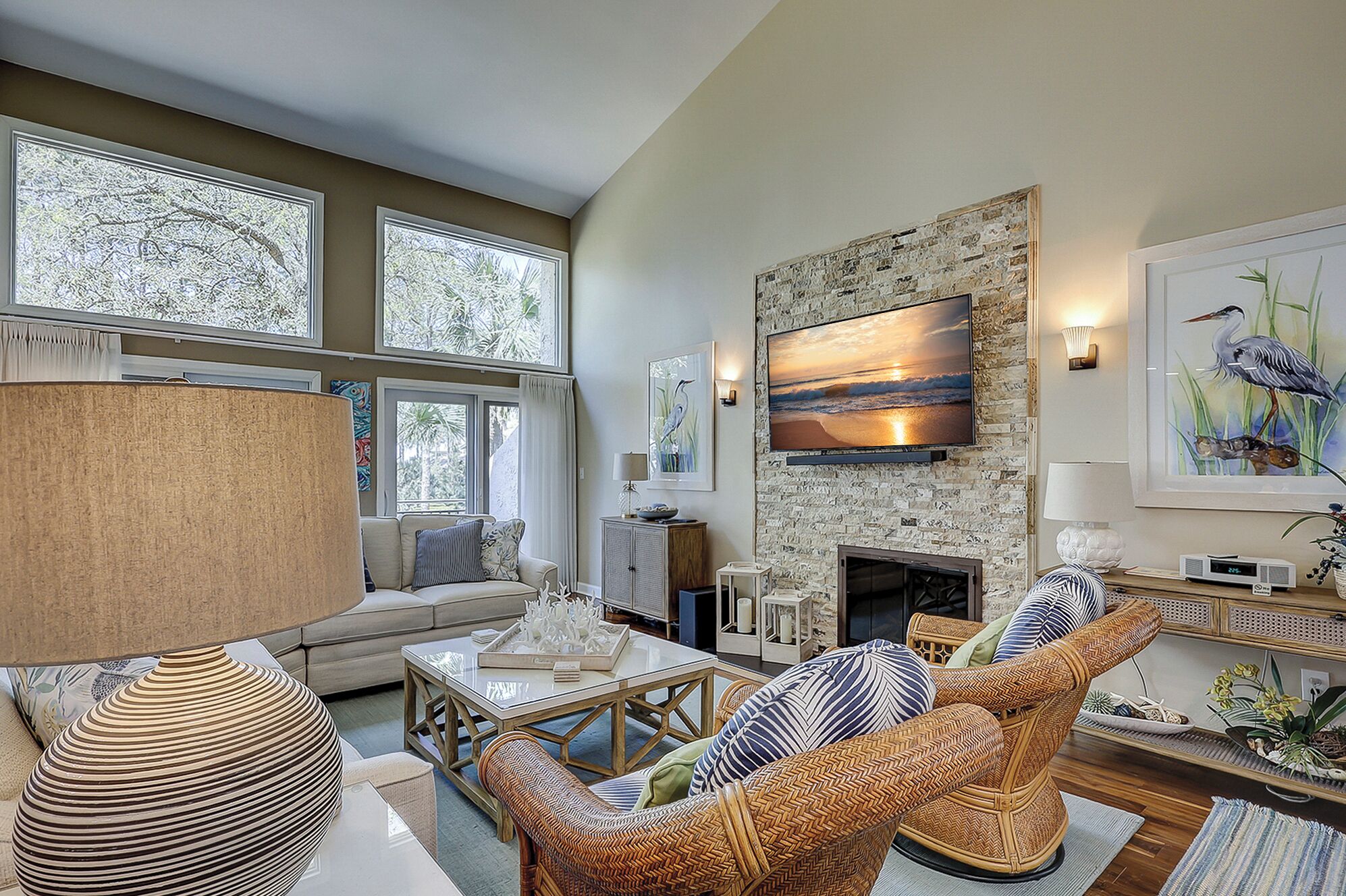 Smart-TV og stereoanlegg