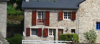 Of Character hytte i nærheten av Millau i sjarmerende landsby i Saint-Leons