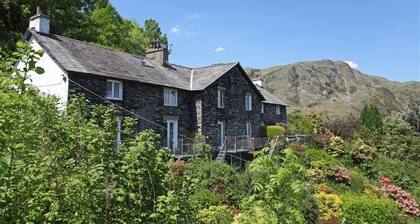 Bank Top Cottage - Coniston village - lake views