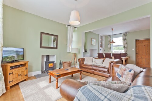 Vine Tree Cottage - Coniston Village