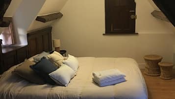 2 slaapkamers, een bureau, reisbedje, gratis wifi
