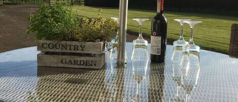 تناول الطعام بالخارج