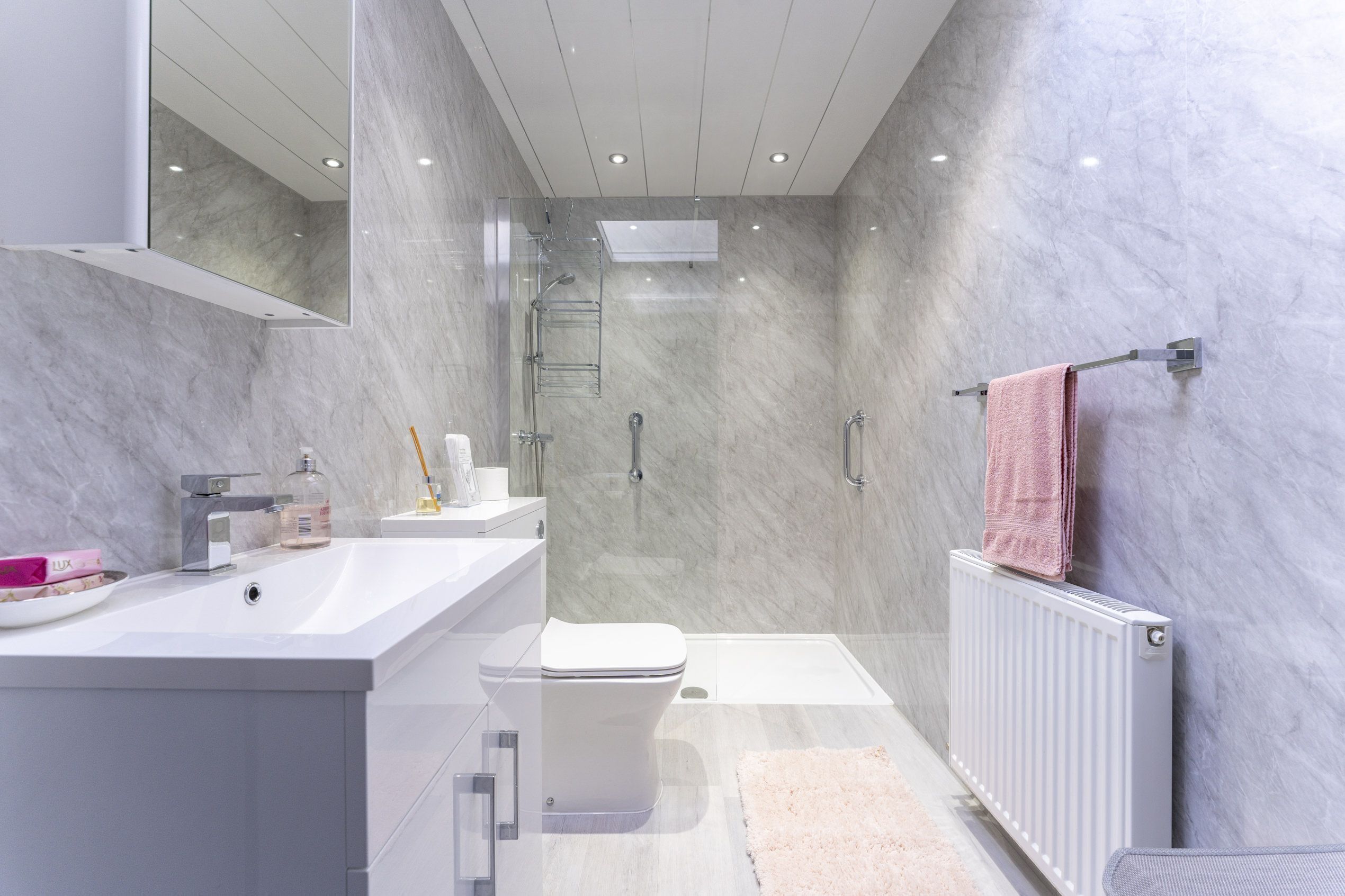 Bathtub, hair dryer