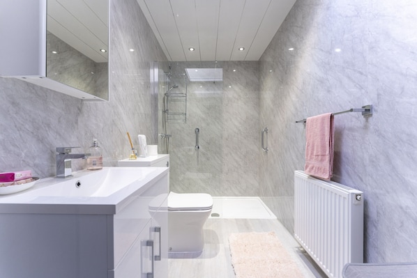 Badewanne, Haartrockner