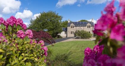 Melville Lodge - a cottage that sleeps 6 guests in 3 bedrooms
