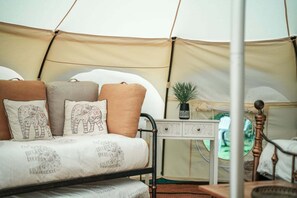 1 quarto, Wi-Fi de cortesia, roupa de cama