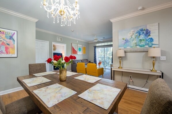 Dining - Impressive Condo Newly Renovated 2+2 Near Disney (Kissimmee)
