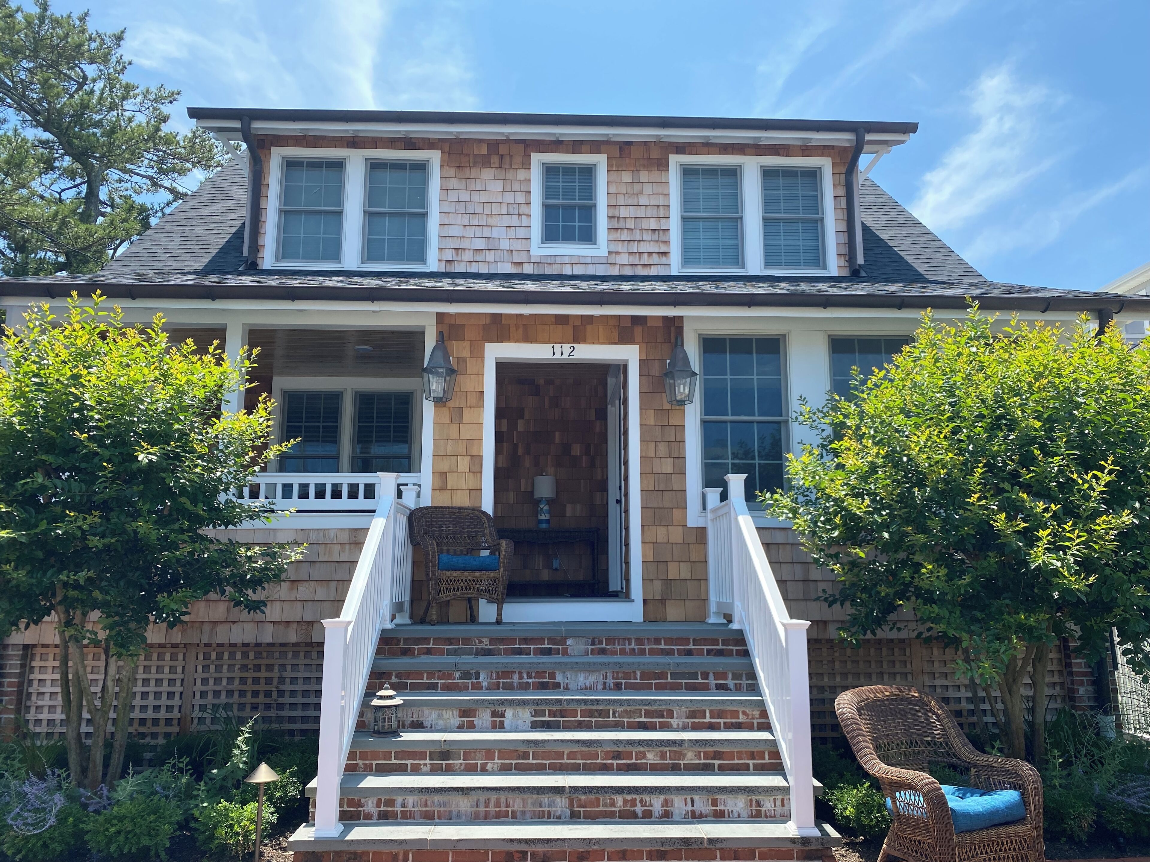 Classic Beach House with adorable back cottage. Two for the price of one!