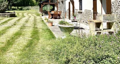 Lovely self-contained studio in country gite