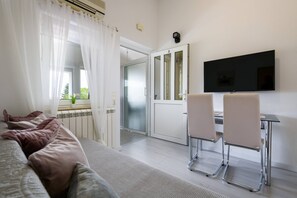 2 bedrooms, iron/ironing board, free WiFi, bed sheets - Apartment SoMi 2 (Porec)