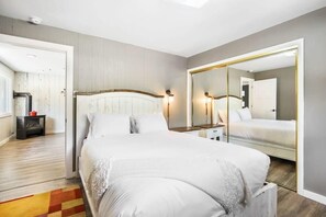 4 bedrooms, desk, iron/ironing board, WiFi - Stunning 4 BR Home, Tranquil Setting! (Breckenridge)