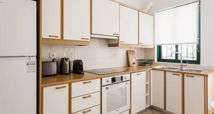 Top-Class 2BR Apartment in Marousi