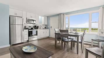 KylskÄp, mikrovÄgsugn, ugn och spishÀll