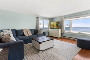 テレビ、書斎 / ワークスペース