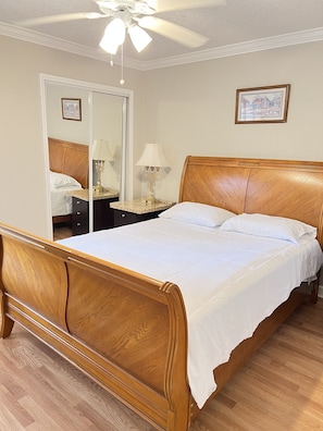 4 Schlafzimmer, Schreibtisch, Bügeleisen/Bügelbrett, kostenloses WLAN