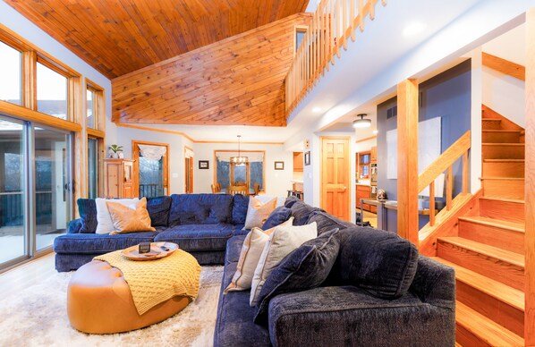Smart TV, fireplace, video games, ping pong