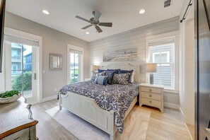 3 bedrooms, WiFi, bed sheets - Beautiful golf course view home at Palmilla Beach Resort with resort pool (Port Aransas)