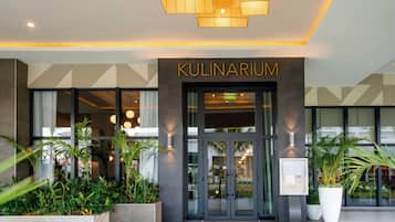 5 Restaurants, FrĂŒhstĂŒck, Mittagessen, Abendessen, internationale KĂŒche