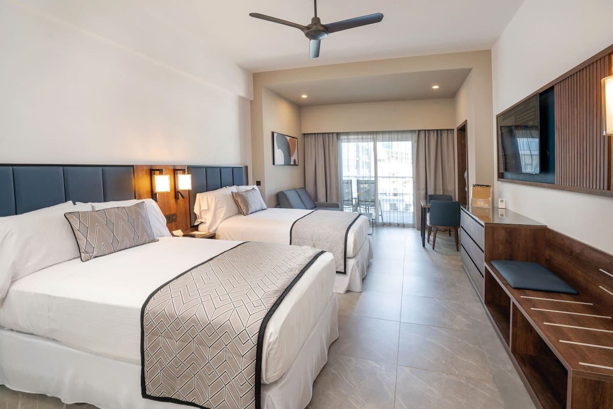 1 bedroom, minibar, in-room safe, desk