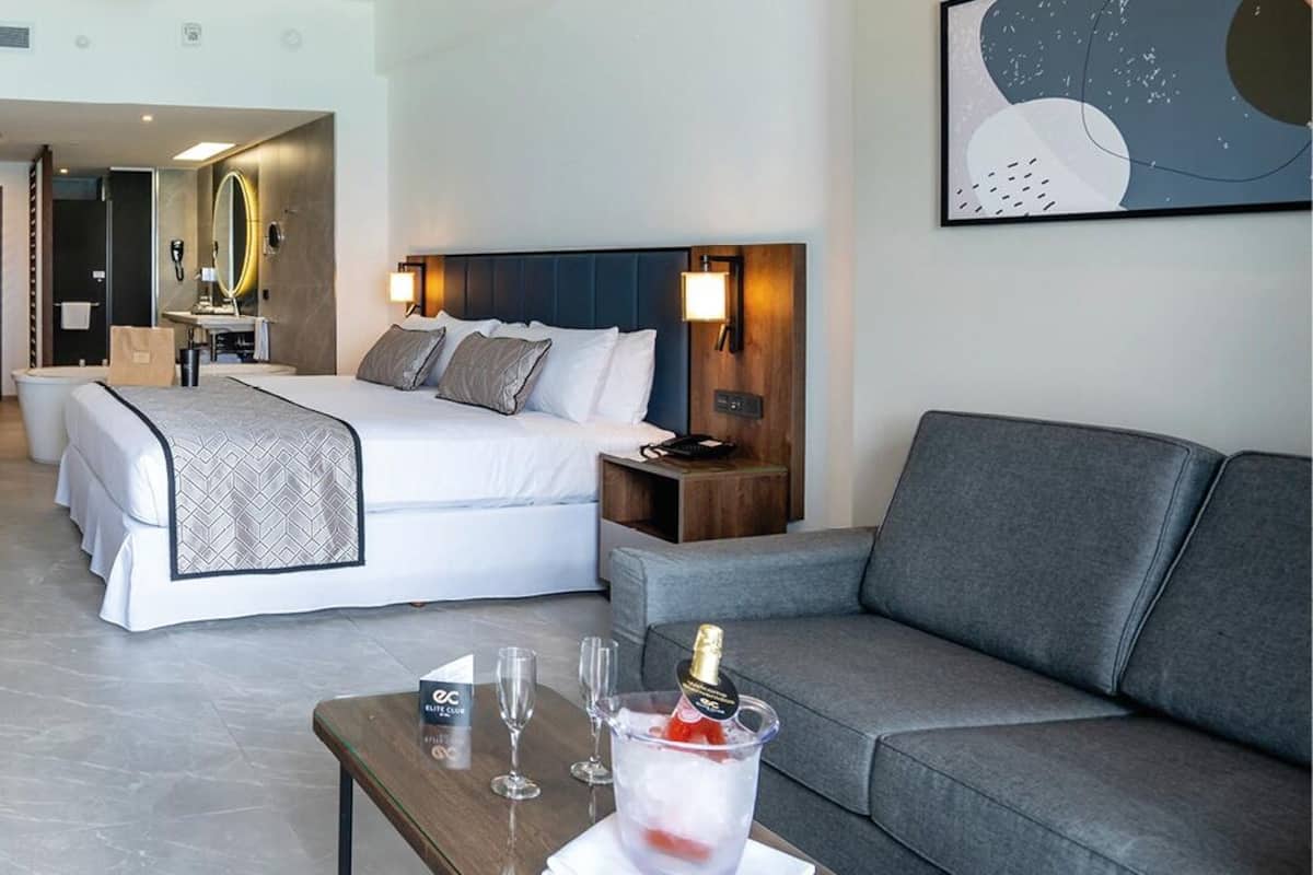 1 bedroom, minibar, in-room safe, desk