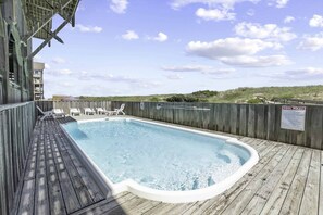 屋外プール、温水プール